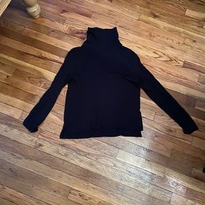 Lightweight Turtleneck